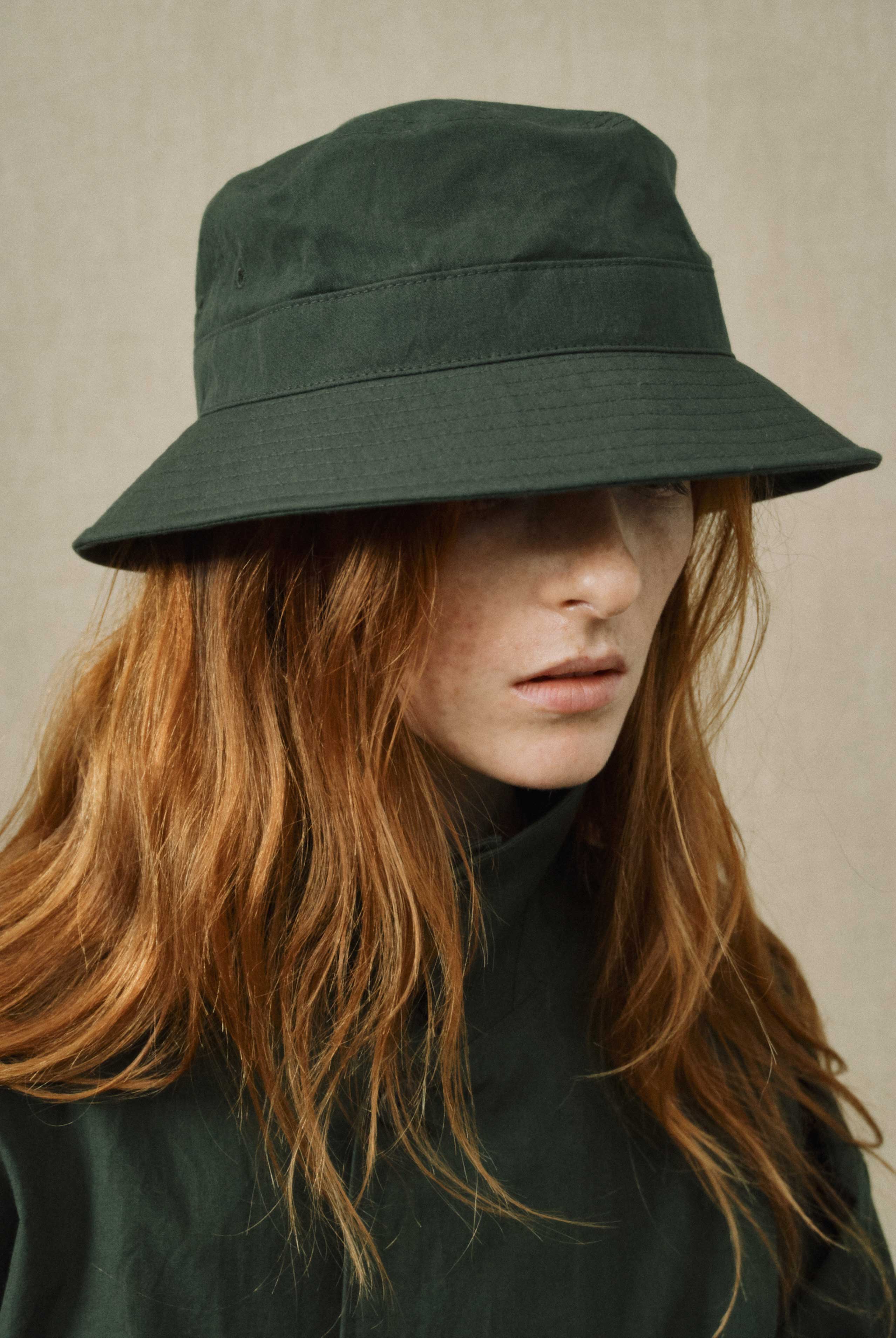 GIFT SHOP HAT