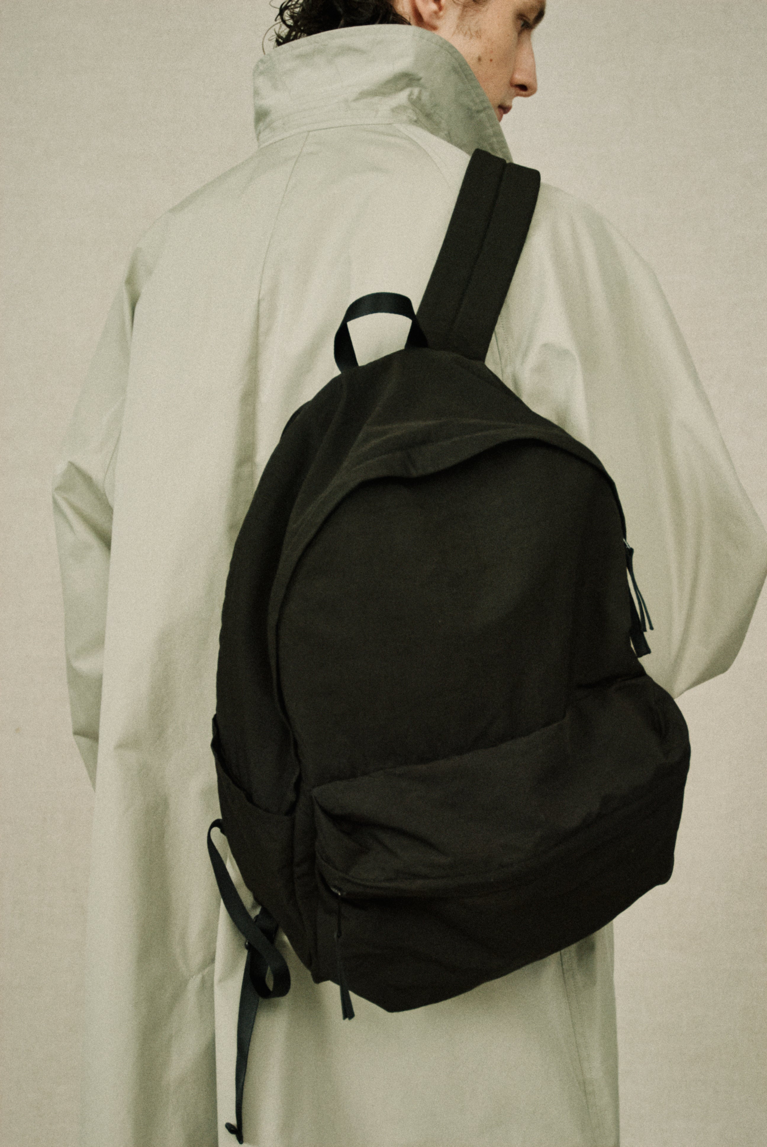 RESEARCHER BACK PACK