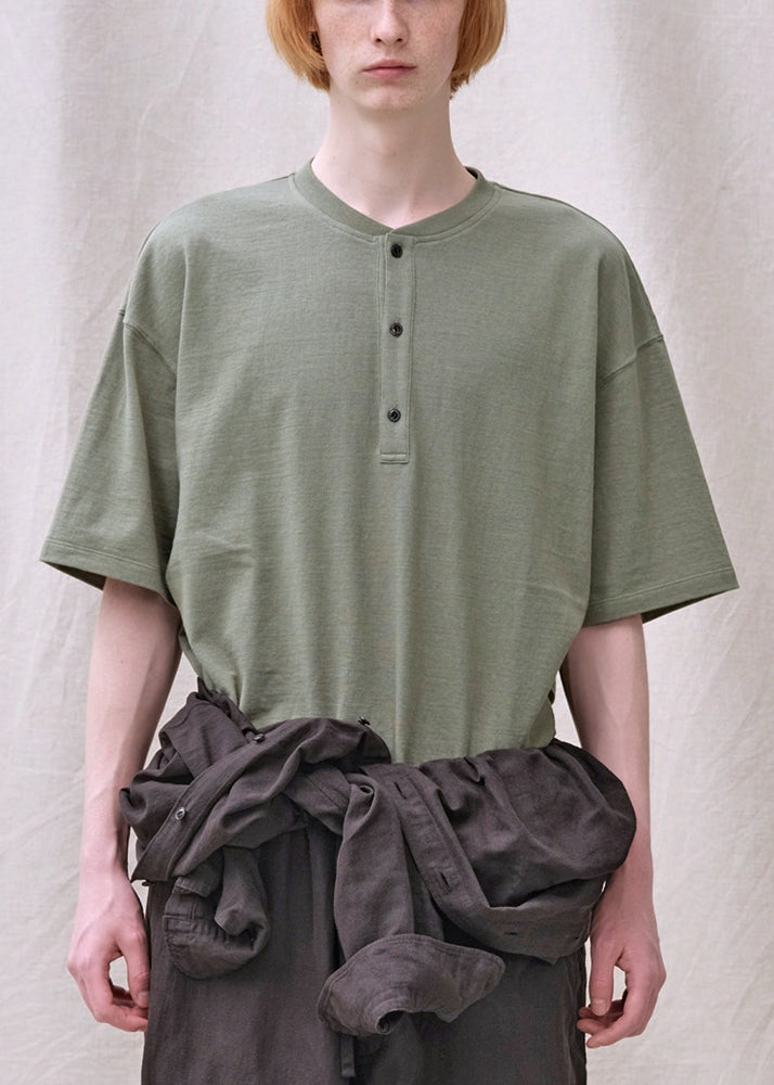 HENLEY NECK  T-SHIRT