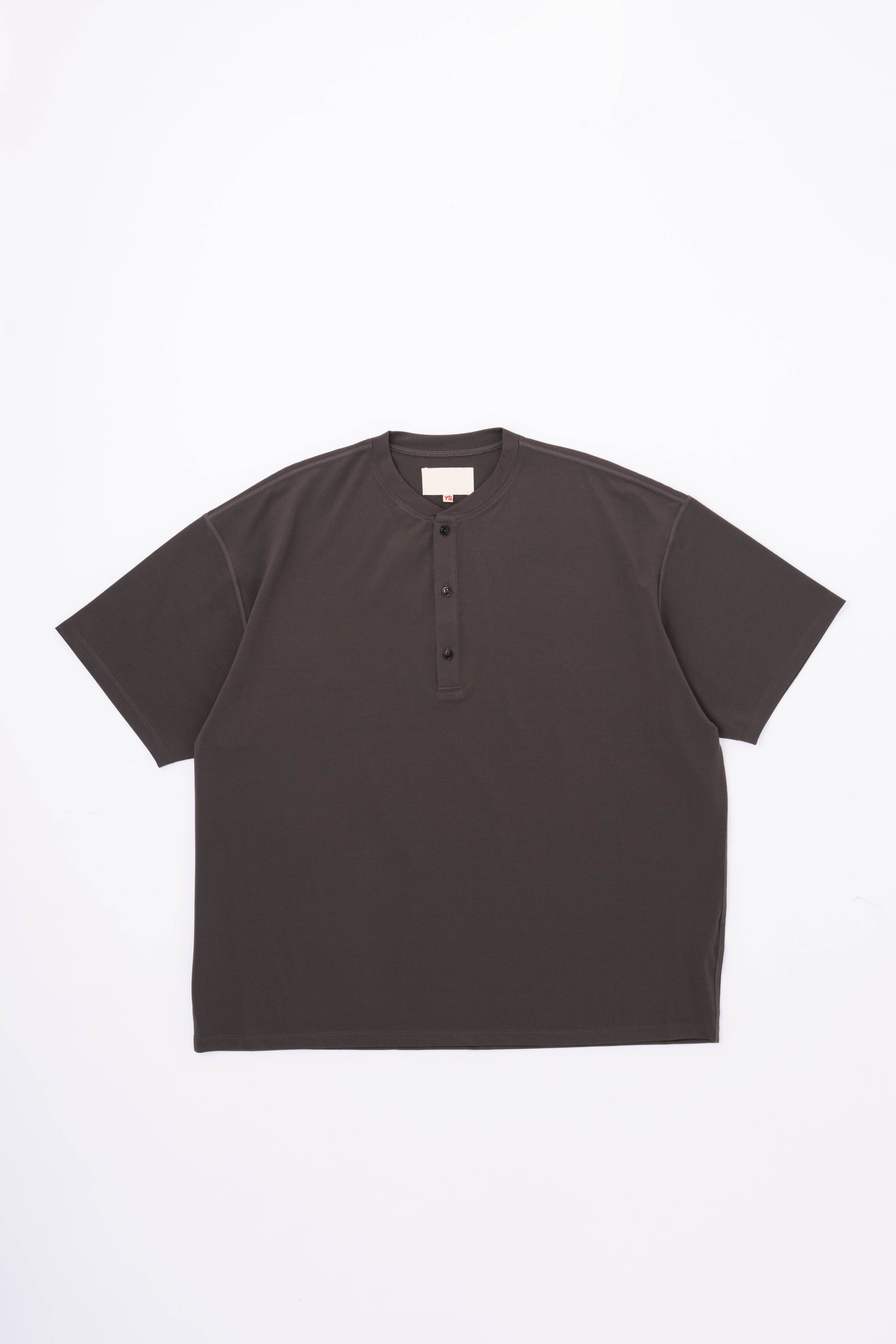 HENLEY NECK  T-SHIRT