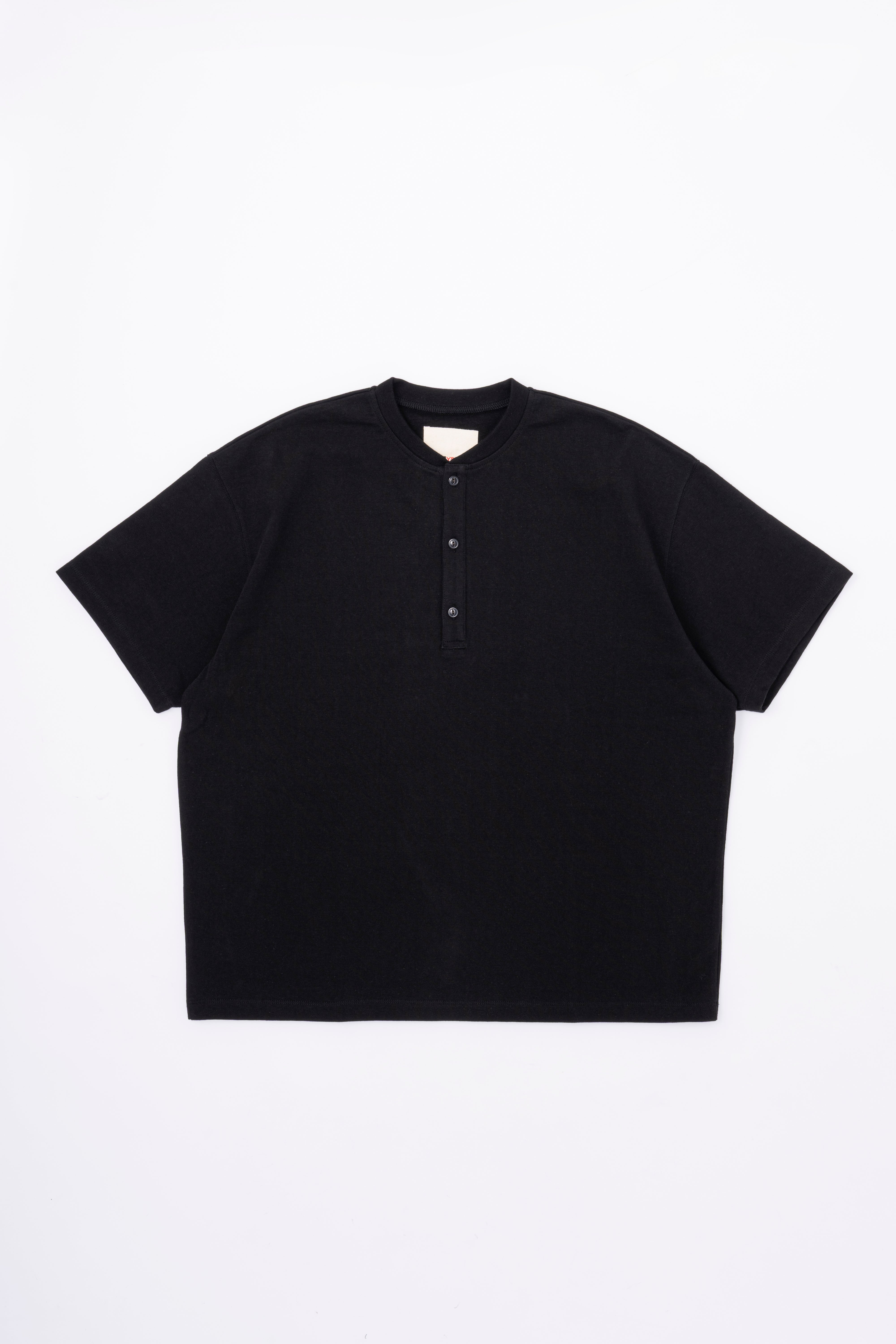 HENLEY NECK  T-SHIRT